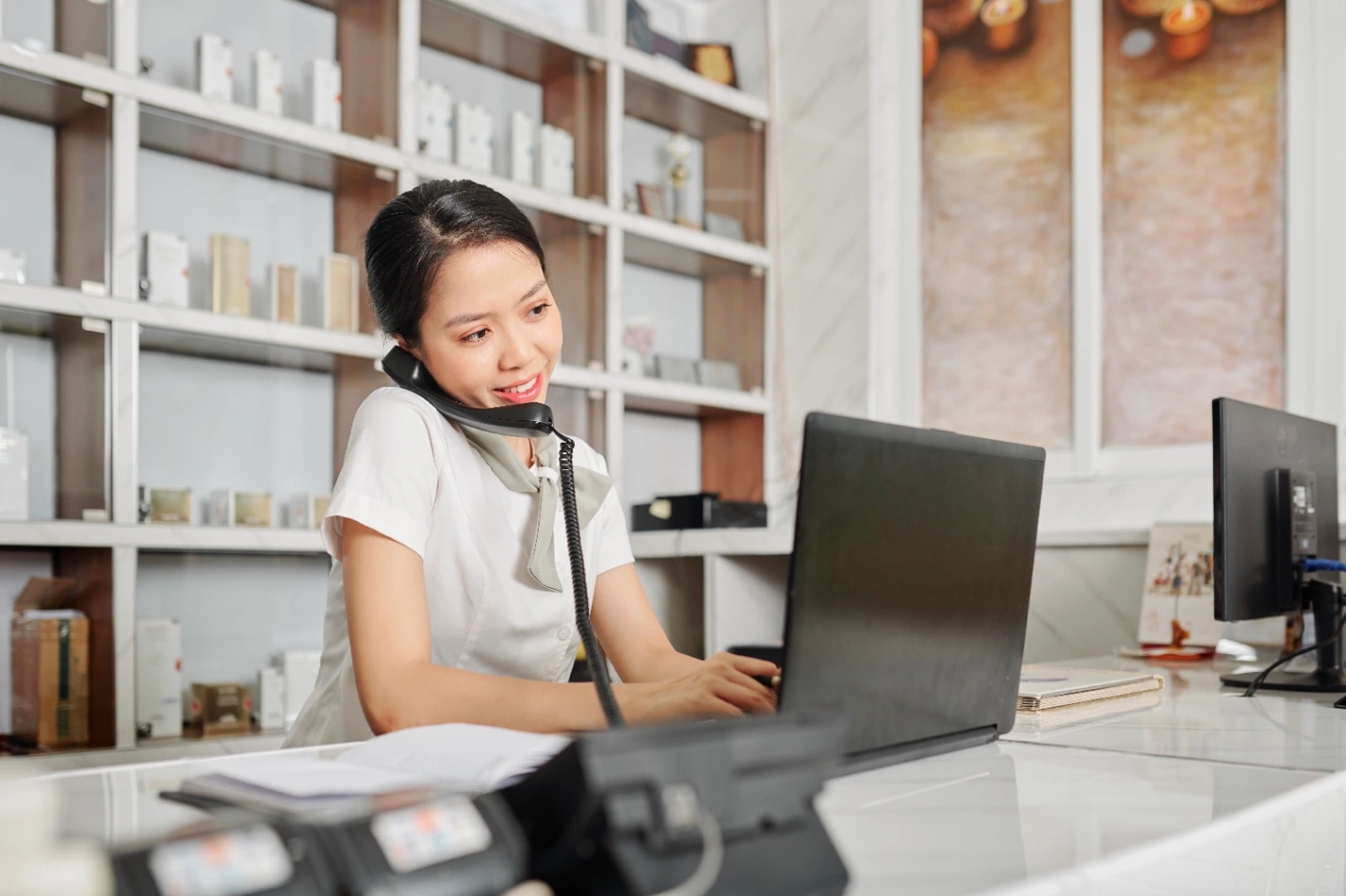 Customer review strategy and honest feedback collection for cosmetic clinics